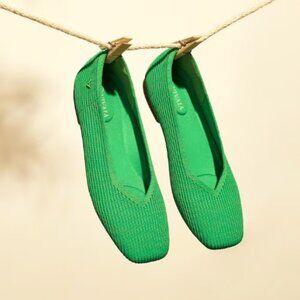 Vivaia Square-Toe V-Cut Flats (Margot 2.0) In Green Grass, 38/US 7.5